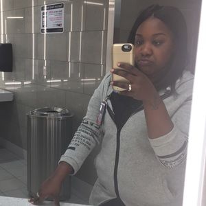 Meet your Posher, Tenira